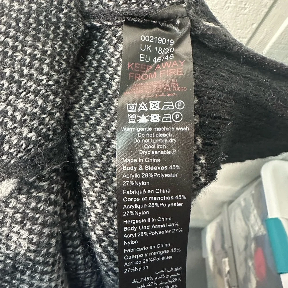 Loralette Cardi Lena Black and Gray Leopard Print Long Sleeve Sweater SZ 18 NWT - Picture 9 of 9